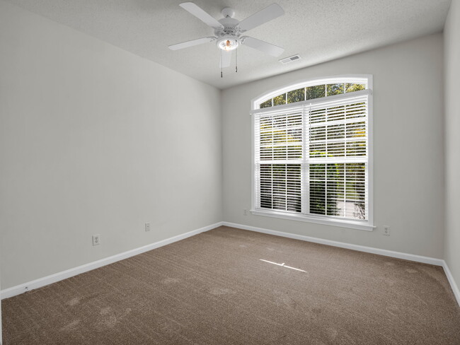 Building Photo - 46 Summer Meadow Rd