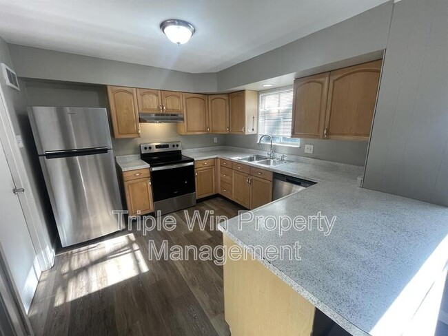 Building Photo - 11930 N Ranch Dr