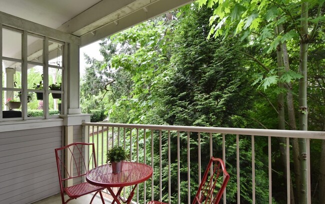 Building Photo - 16125 Juanita Woodinville Way NE