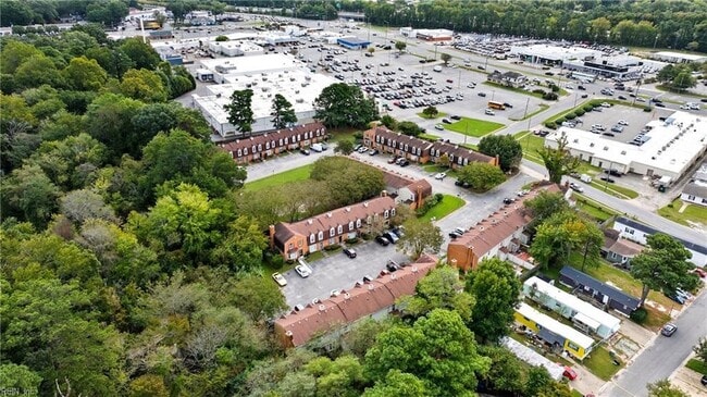 Building Photo - 2421 Julie Ct