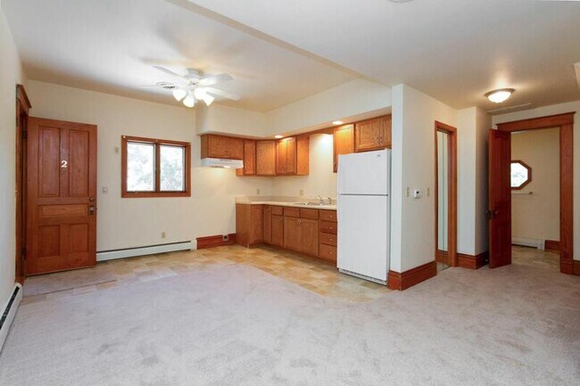 Building Photo - 702 Carroll Ave