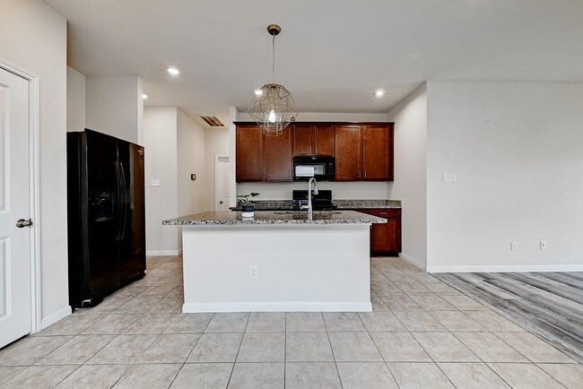 Building Photo - 11820 Sandy Lodge Ct