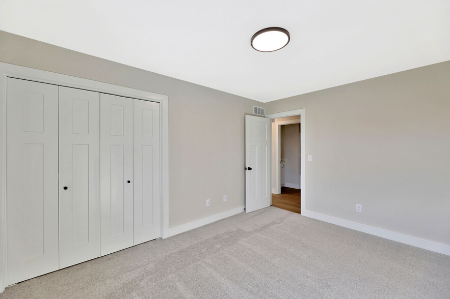 Building Photo - 2265 N 159th Ct E