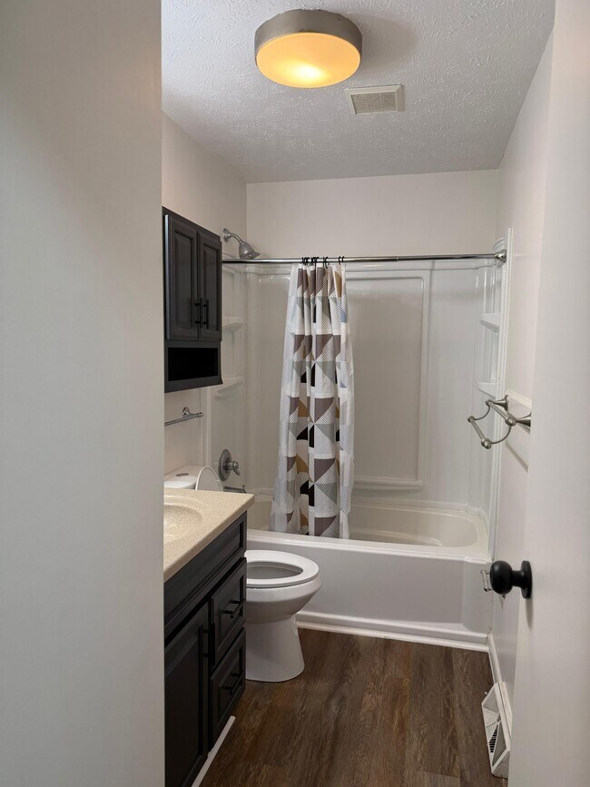 Building Photo - 6686 Deer Ct