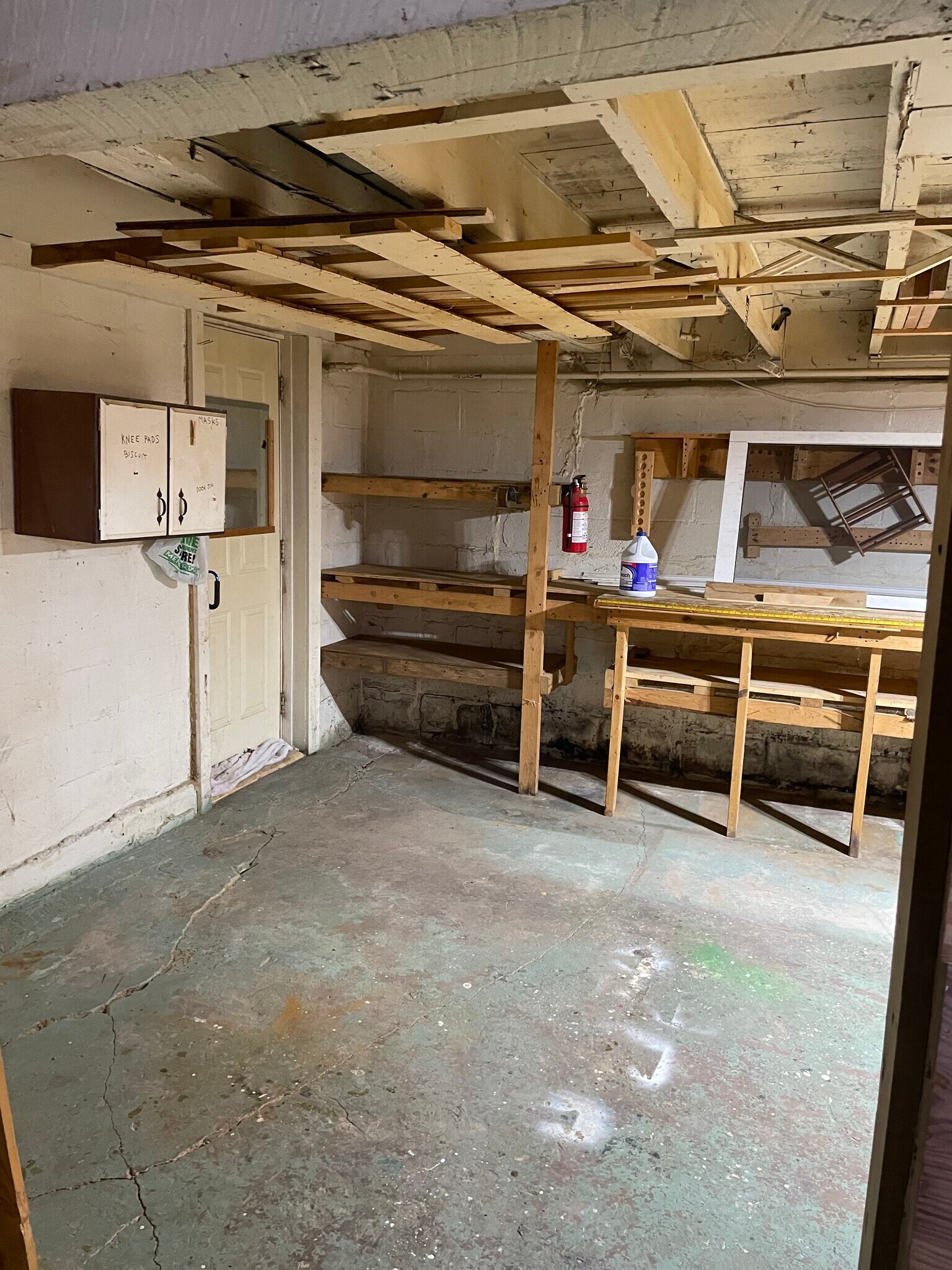 Basement - 526 1/2 E 7th St