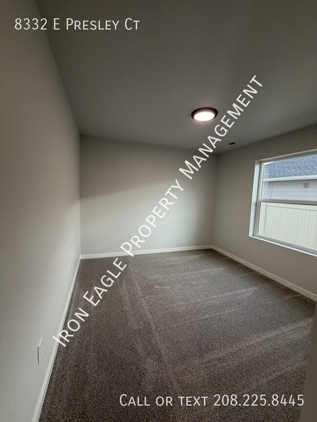 Building Photo - 8332 E Presley Ct