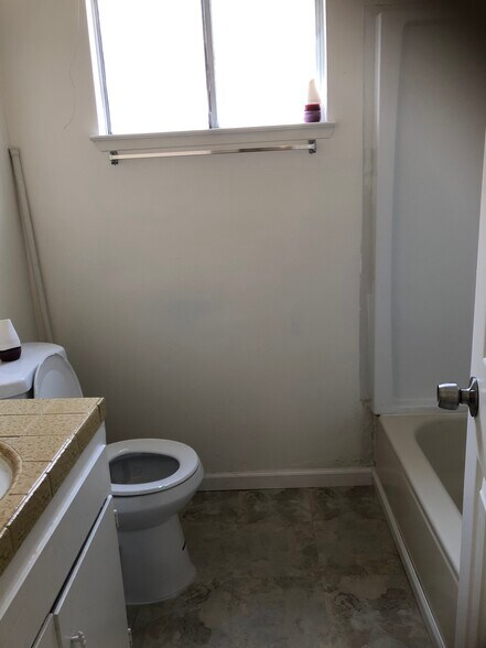 Building Photo - 2514 W Hemlock Ct