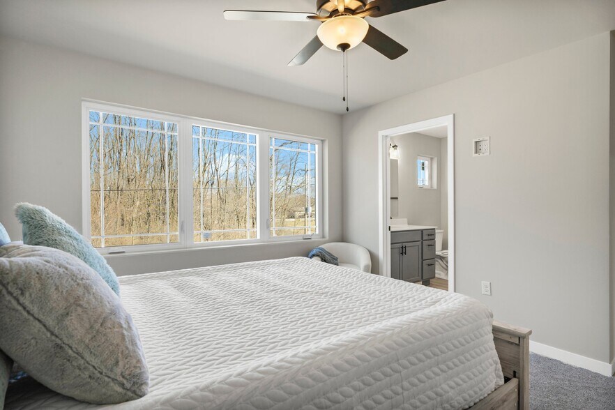 Building Photo - 5713 Eternity Dr