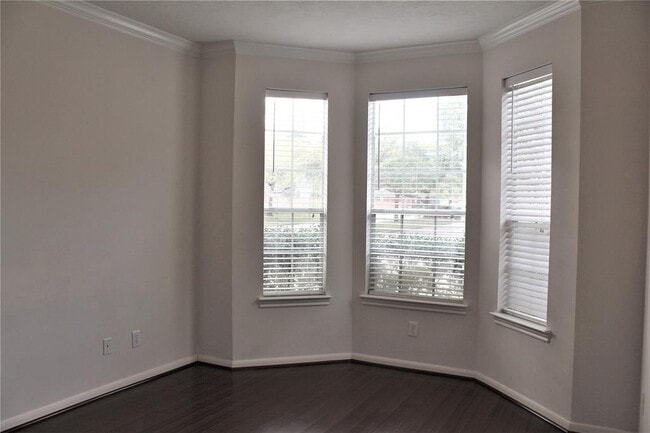 Building Photo - 22511 Parkvine Ln