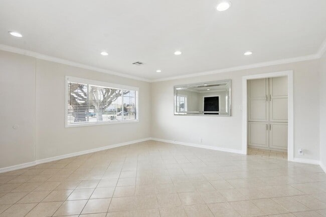 Primary Photo - 15023 Yukon Ave