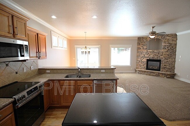 Building Photo - 2271 E Powder River St