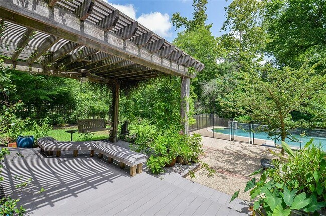 Building Photo - 7610 Breezeway Bend Ln