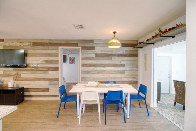 Building Photo - Grant Street, Hollywood, FL 33021 - 3 BR 2 BA house