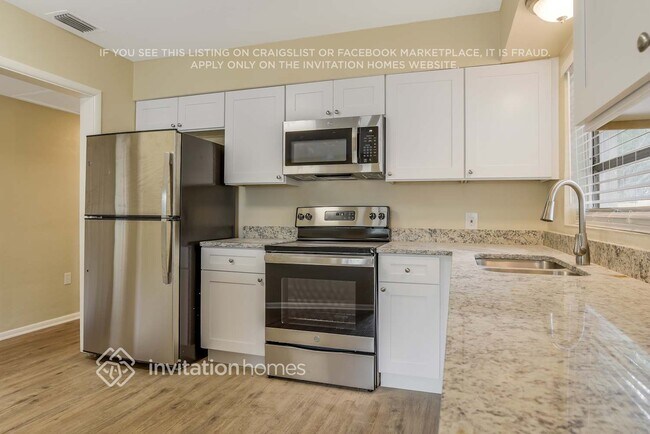 Building Photo - 5119 Divot Ct