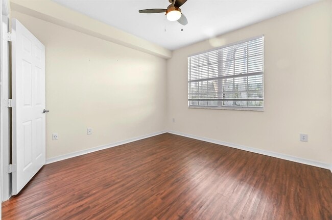 Building Photo - 15105 Michelangelo Blvd