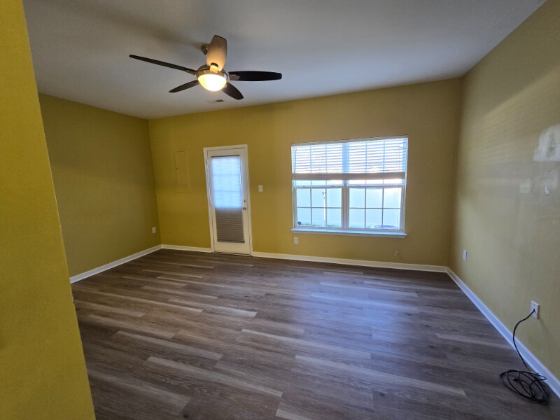 Building Photo - 4612 Milfax Rd