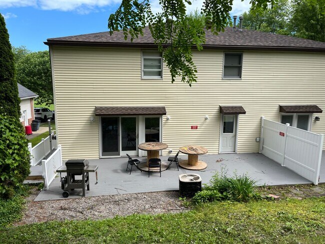Building Photo - 921 Onondaga St