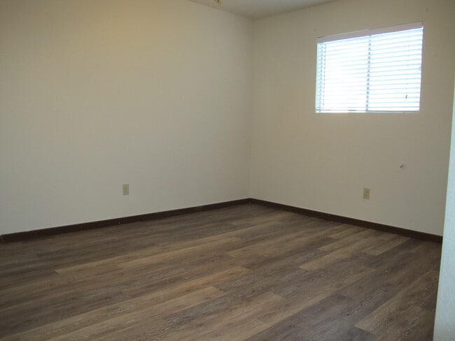 Building Photo - 3810 Brookhill Dr