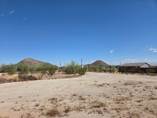 Building Photo - Queen Creek 3 bed / 2 bath on just under 5 Acres! No HOA!