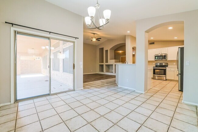 Building Photo - 1162 E Baylor Ln