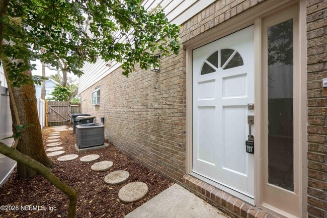 Building Photo - 176 East Coast Dr