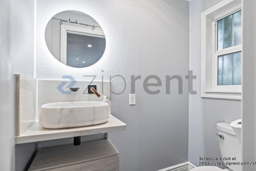 Building Photo - 4847 Stacy St