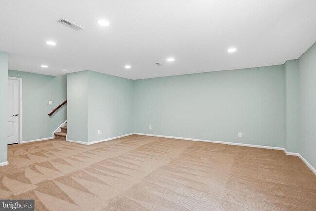 Building Photo - 53 Overlook Dr