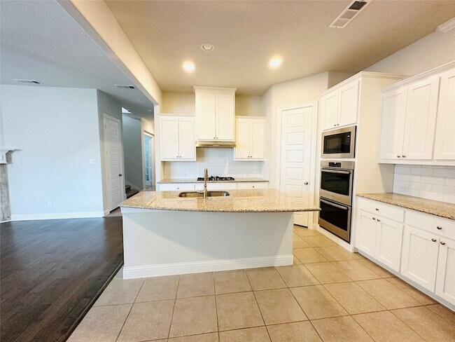 Building Photo - 806 Davids Way