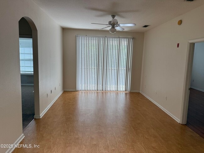Building Photo - 10550 Baymeadows Rd