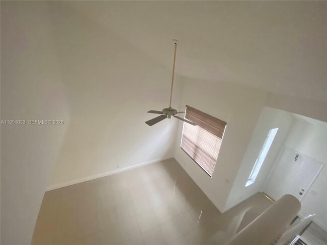 Building Photo - 654 Woodgate Cir