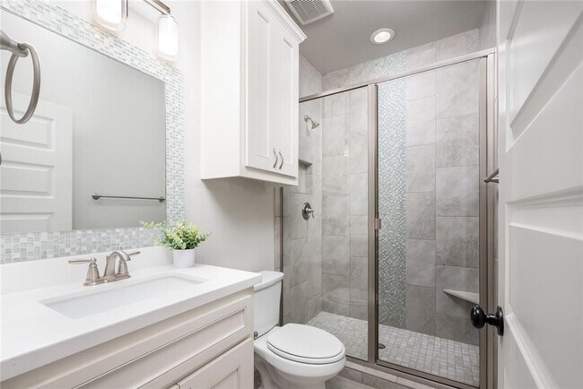 Building Photo - 16121 Golden Top Dr