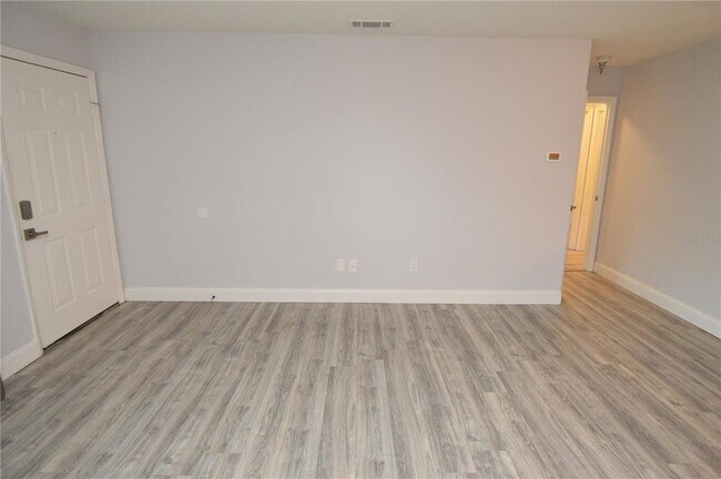 Building Photo - 10265 Gandy Blvd N