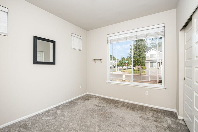 Building Photo - Spacious 5 bed 3 bath home in Puyallup