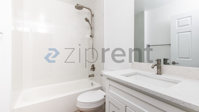 Building Photo - Unit 207
