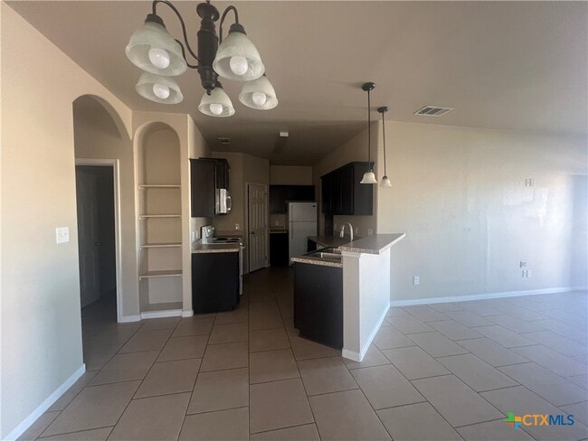 Building Photo - 1206 Loyal Ln