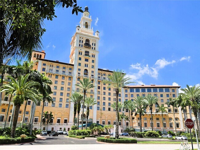 Building Photo - 104 Santander Ave