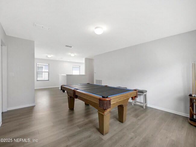 Building Photo - 597 Meadow Ridge Dr
