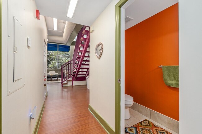 Building Photo - Lofts Oasis #219