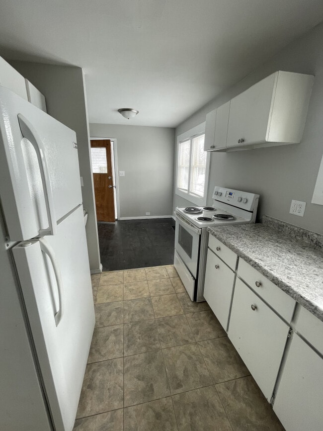 Building Photo - 4432 Huron Cir