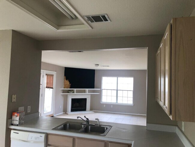 Building Photo - 310 Crossland Cove