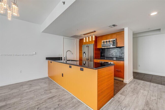 Building Photo - 50 Biscayne Blvd