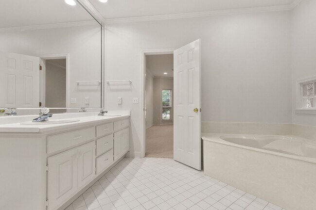 Building Photo - Verner School Zone - Fox Ridge Subdivision