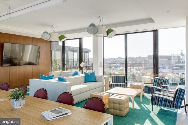 Building Photo - 1357 R St NW