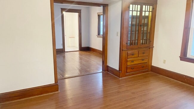 Building Photo - 73-75 Wallingford Ave