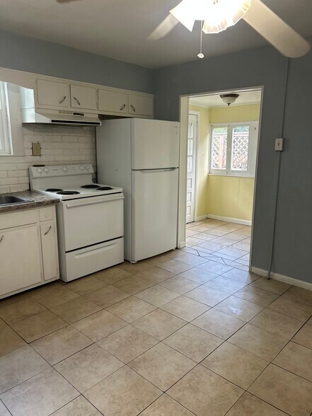 Kitchen - 2109 N 10th St