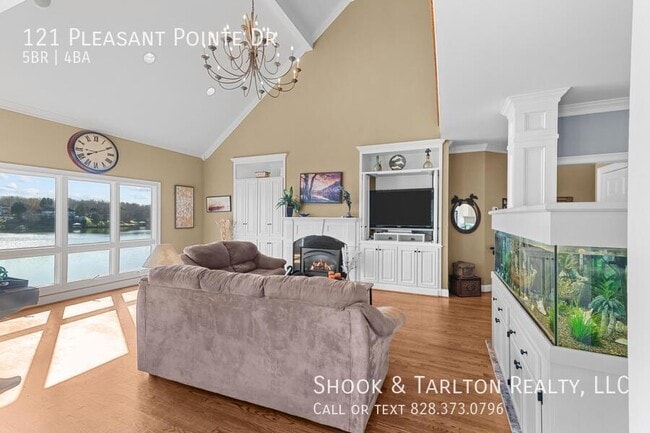Building Photo - 121 Pleasant Point Dr