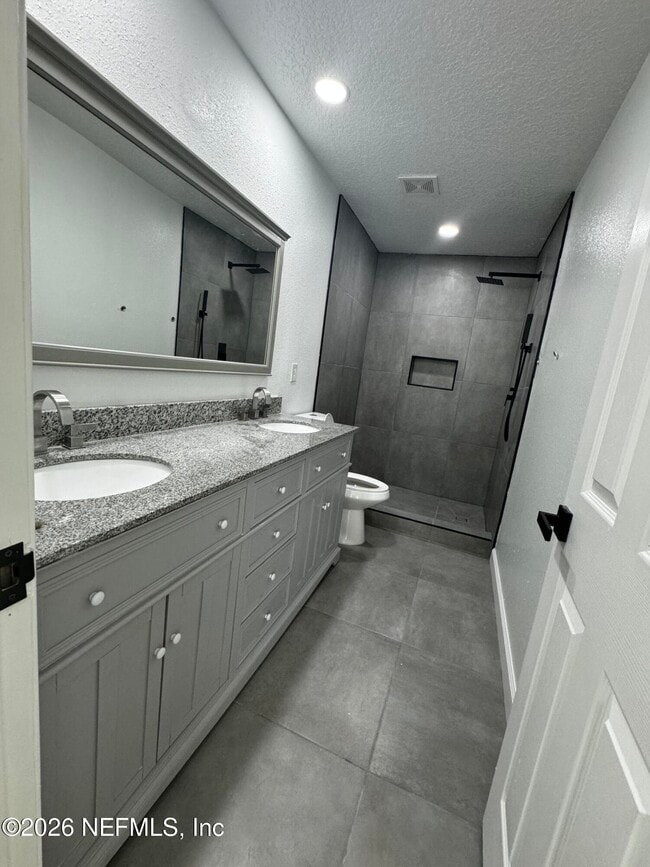 Building Photo - 807 Black Cherry Dr S