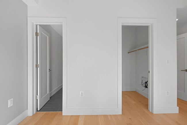 Building Photo - 1515 K St SE