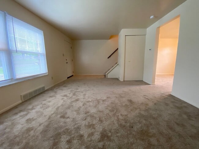 Building Photo - Wonderful 2BR Townhome in Plum! Central A/...