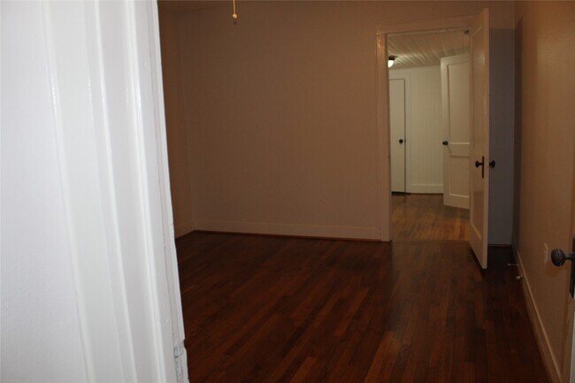 Building Photo - 2713 Cochran St